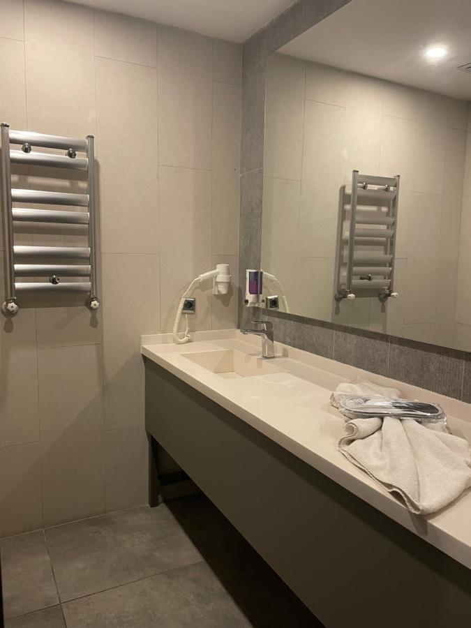 Agora Royal Hotel Istanbul Bagian luar foto