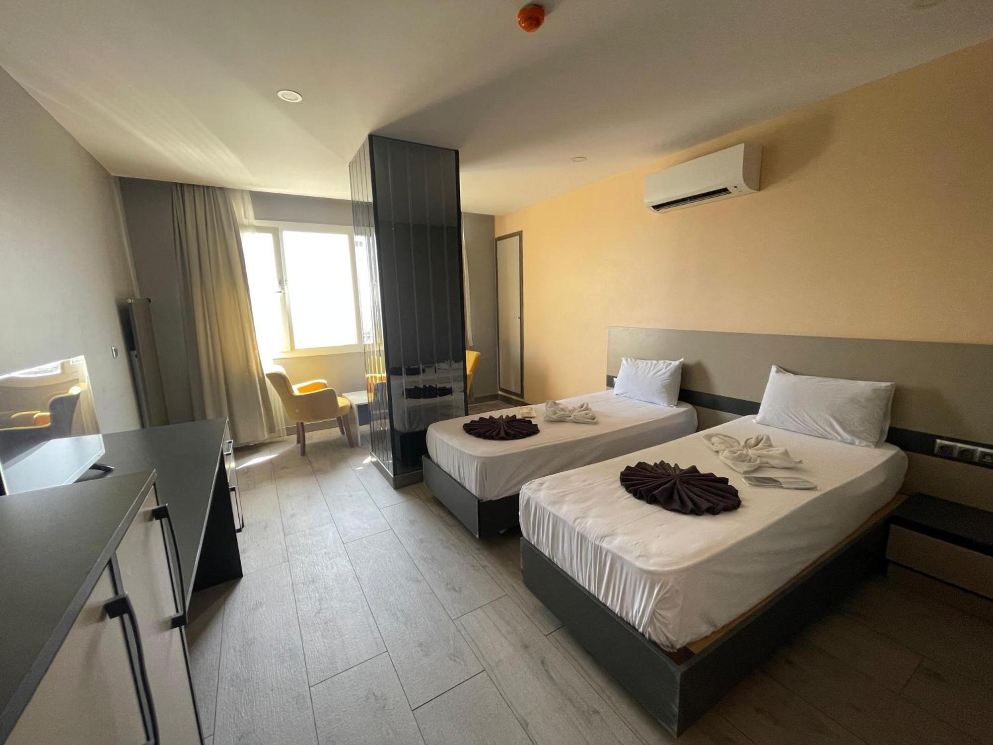 Agora Royal Hotel Istanbul Bagian luar foto